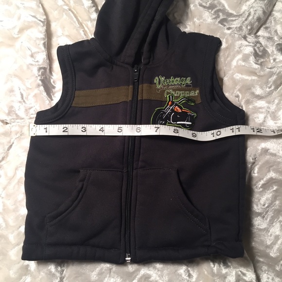 12mos “Chopper” Hoodie Vest $8✴️2/$12✴️3/$15 - Picture 2 of 6